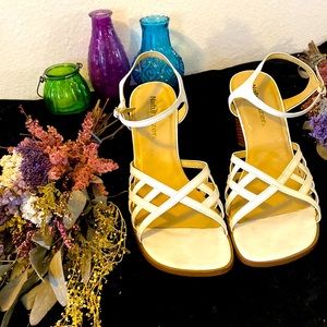 Naturalizer white Ankle Strap sandals. Size 10 M